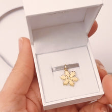 Cargar imagen en la Galería, Colgante Oro 18k Copo de nieve